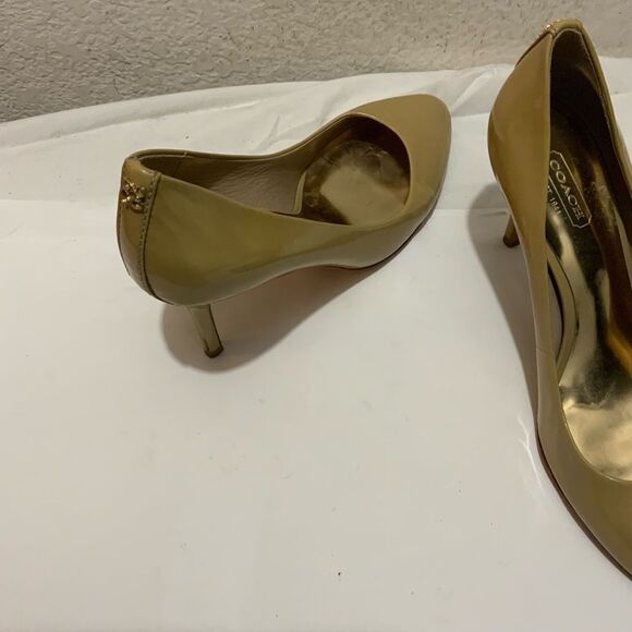 Coach New York Grand patent beige kitten heel pointy toe pumps heels Size 8 B - Picture 6 of 14